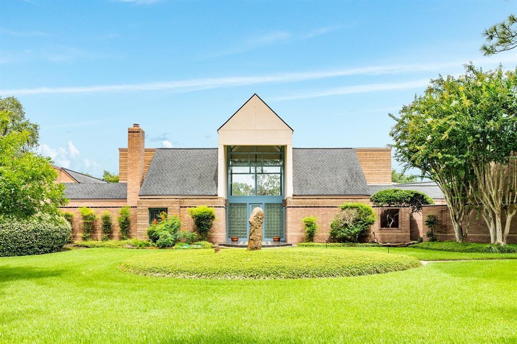 2 Lakewood Lane, Lake Jackson, TX lhrmls01802996