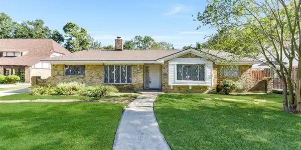 418 Forest Lake Drive