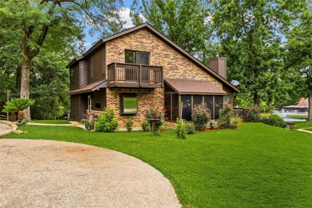 133 Fountain Lake