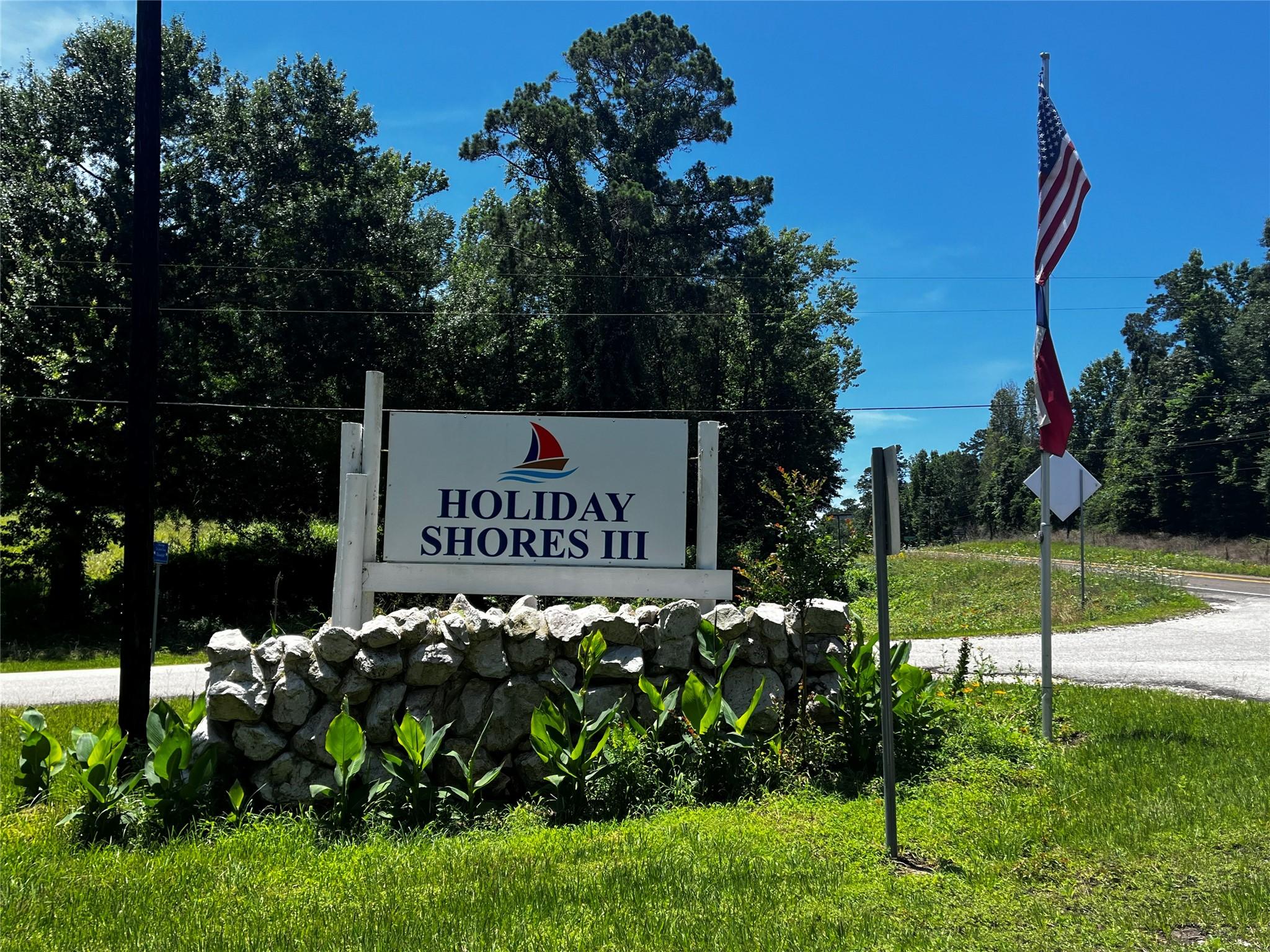 Image 4: Holiday Shores III