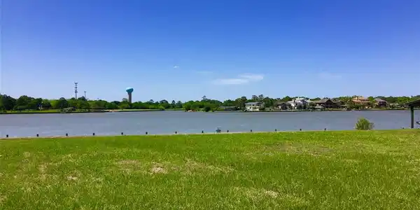205 Lakeshore Drive Lot 2
