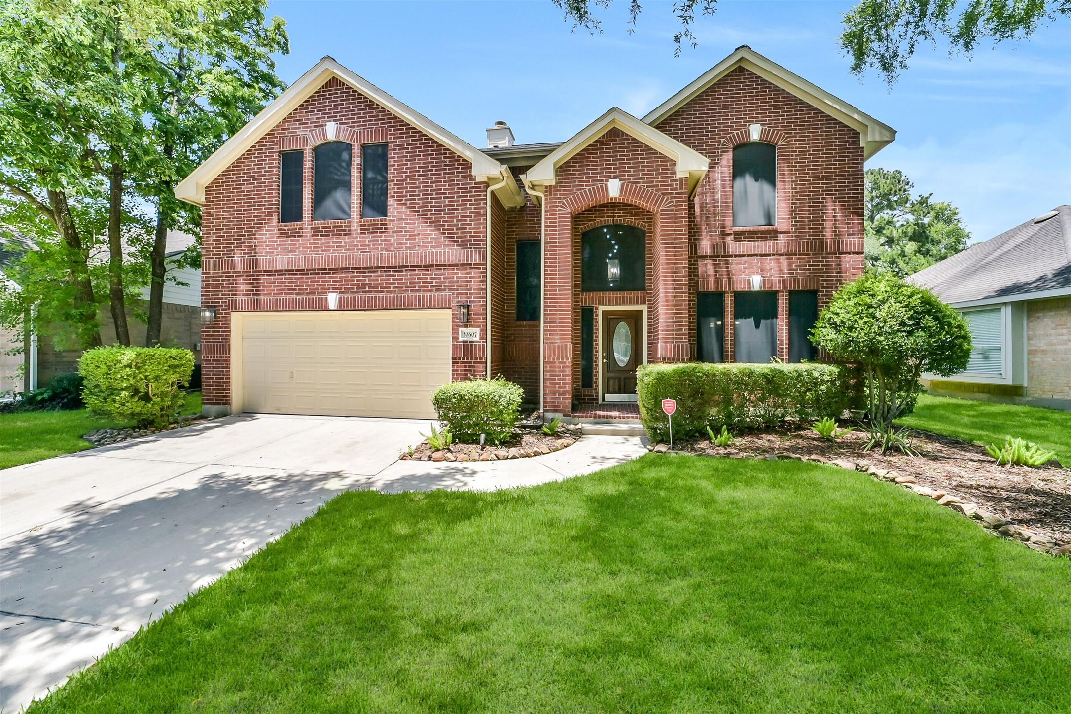 Image 3: Lovingly maintained this home features Jellyfish l