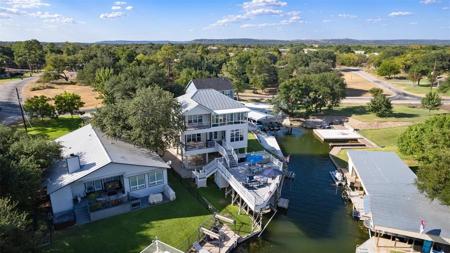 298 E Lakeshore Drive