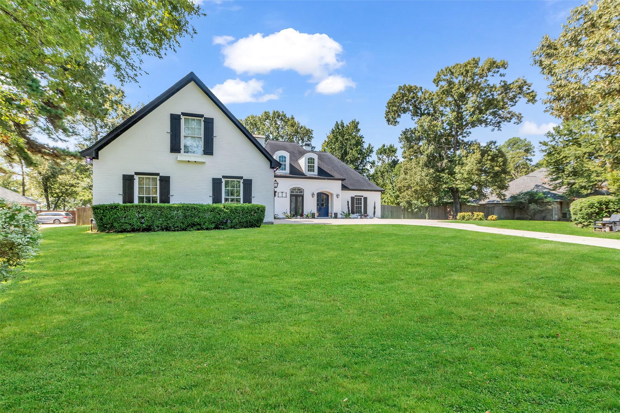 Image 3: A reminder photo of the curb appeal of this home