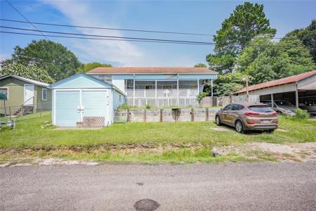 142 W Lakeview Wood