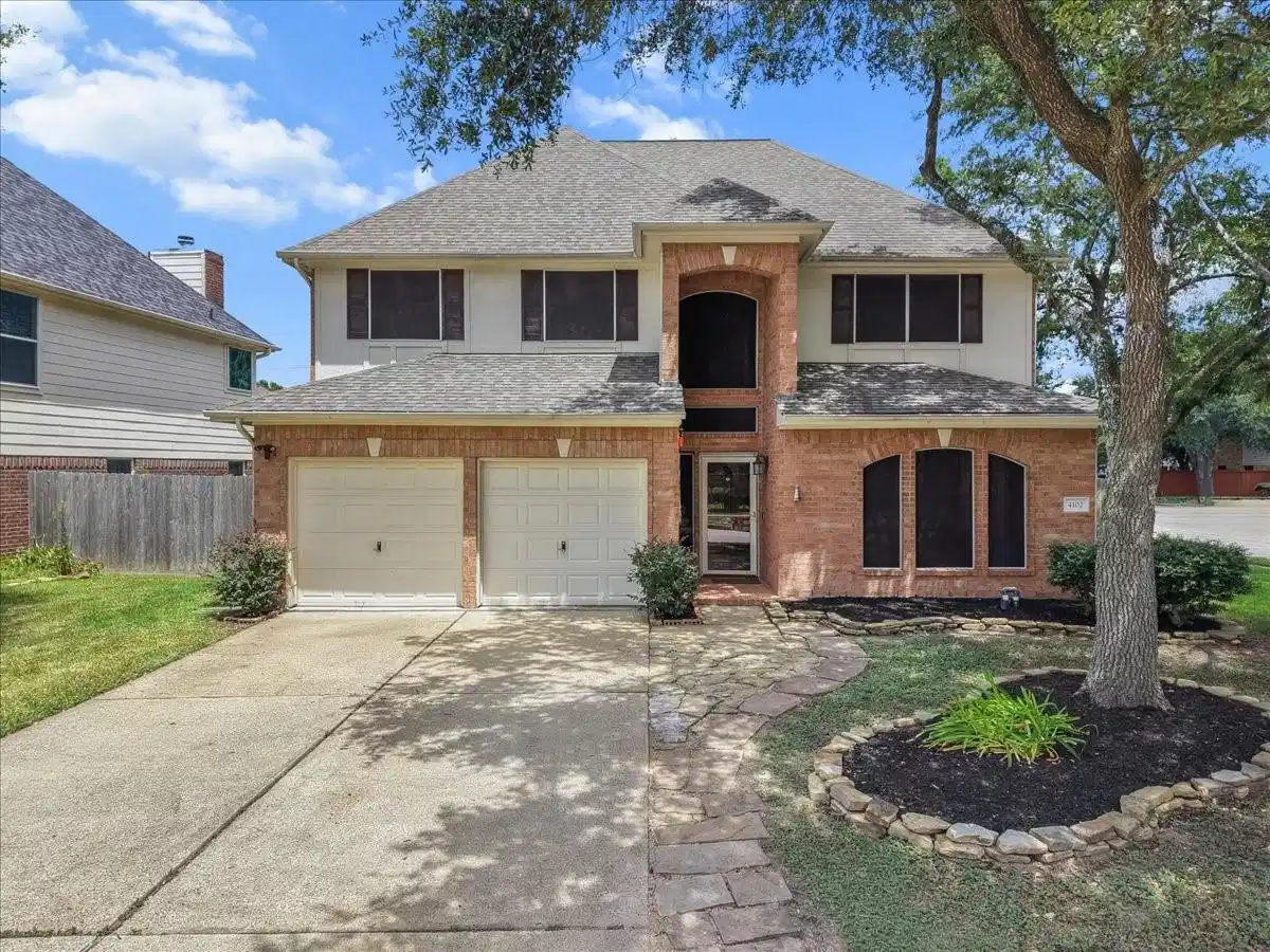 Image 1: Welcome to Lakepointe Forest - 3,025 sq ft on a co