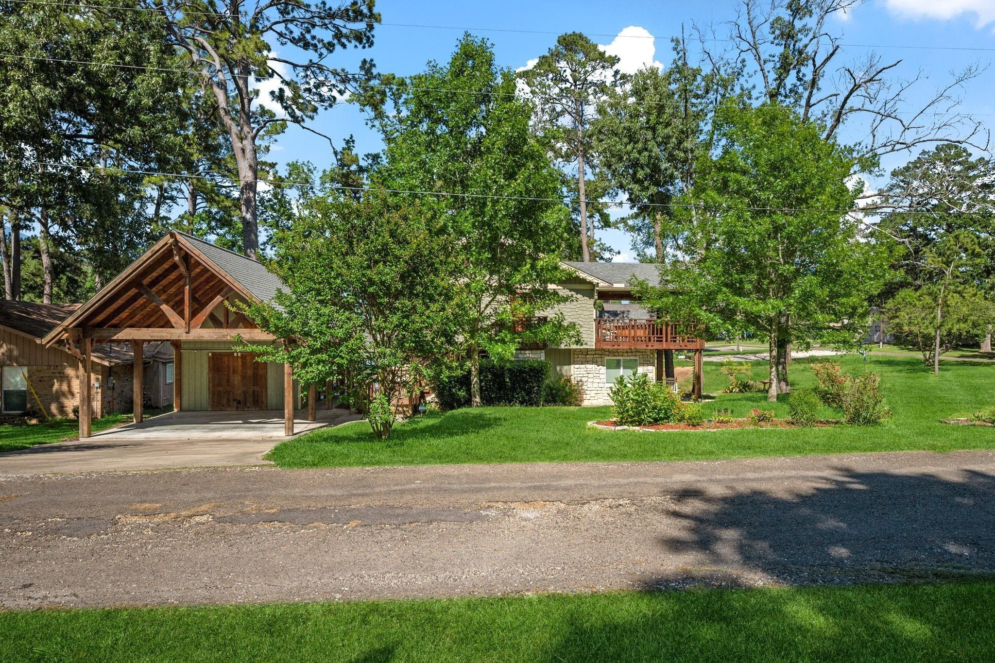 Image 1: 271 Jennings Lane! Beautiful waterfront home on ap