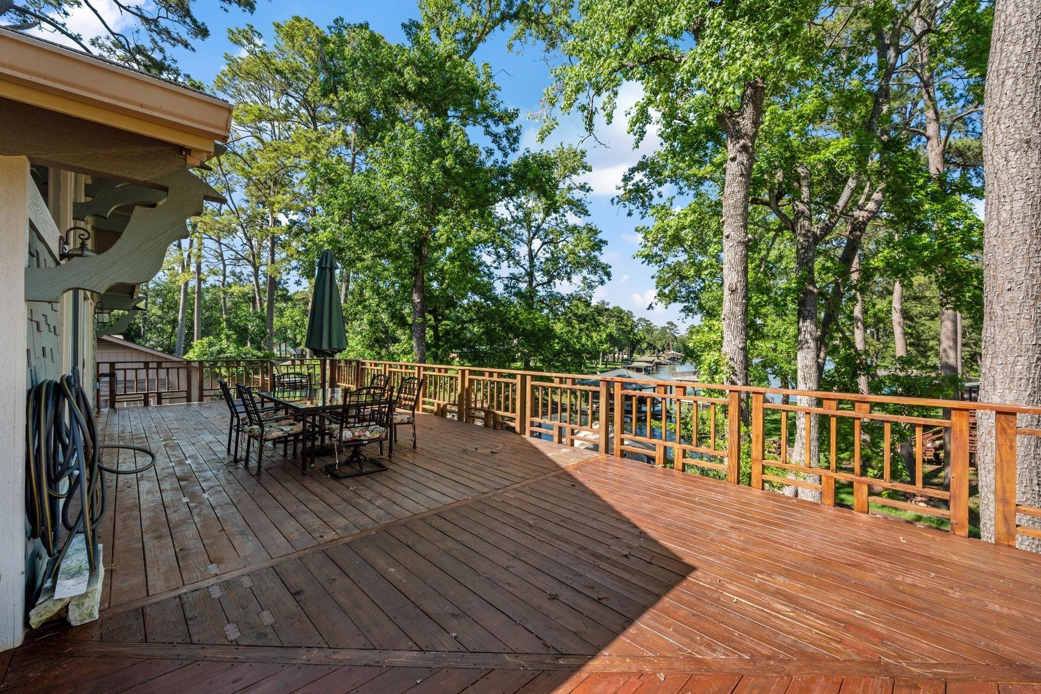 Image 2: Amazing views of the water from the huge deck!