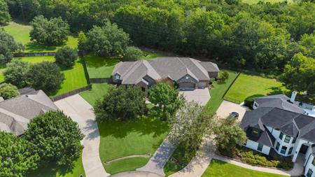 4102 Worthing Drive