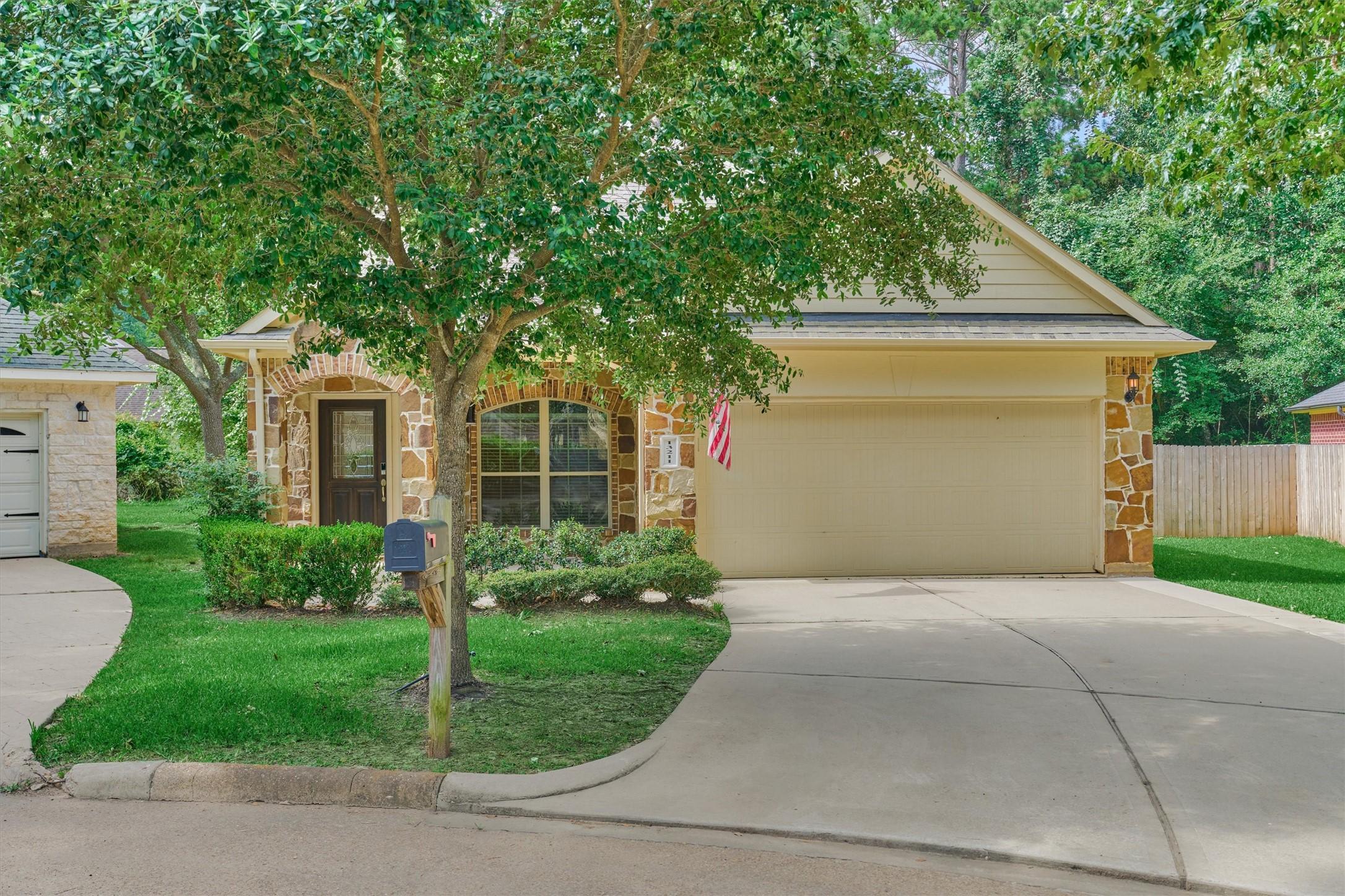 Image 2: Lovely stone and brick home on a cul-de-sac