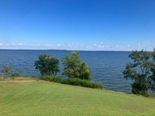 Image 1: LAKE VIEW