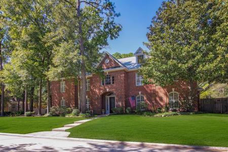 1611 Sheltering Oaks Lane
