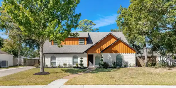 1119 Woodland Drive