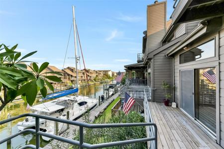 18201 Sandy Cove