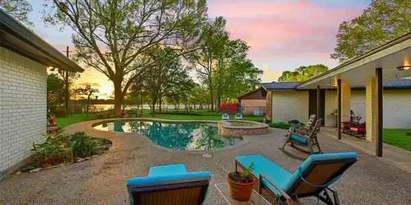 310 Whitecap Drive