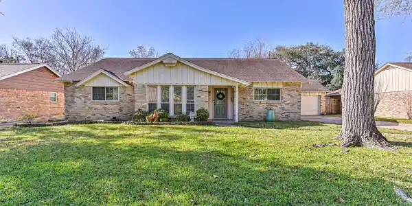 1215 Shorewood Drive