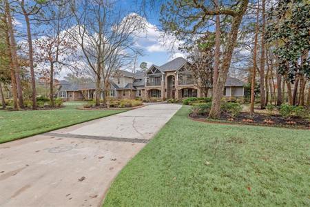 17 Kings Lake Estates Boulevard