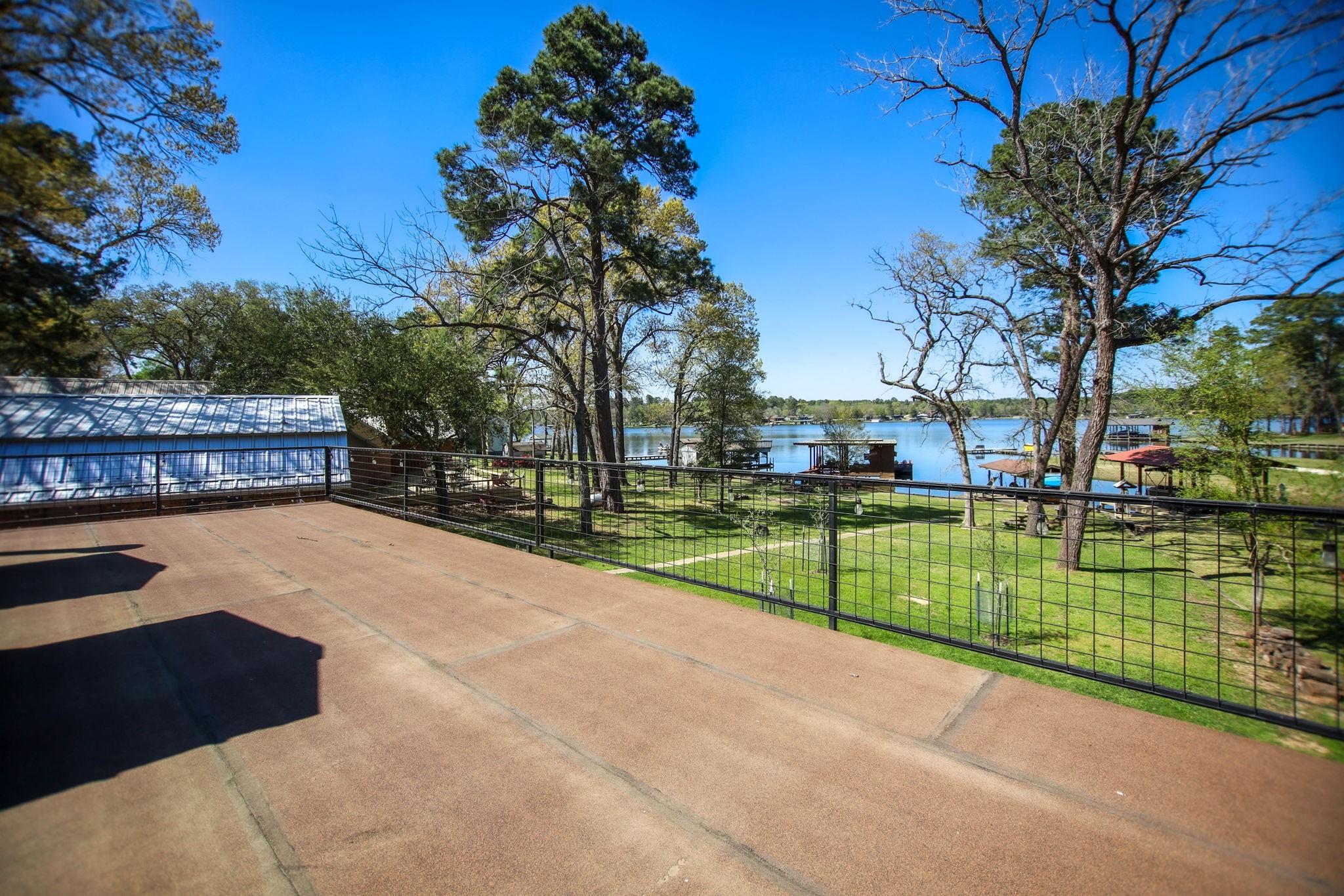 Image 3: View of Lake from Back of House