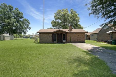 61 Crestmont