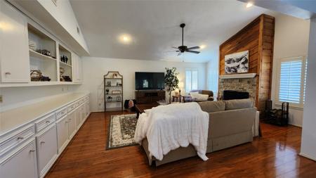 3211 Meadowlark Lane