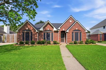 4015 Lakepointe Forest Drive
