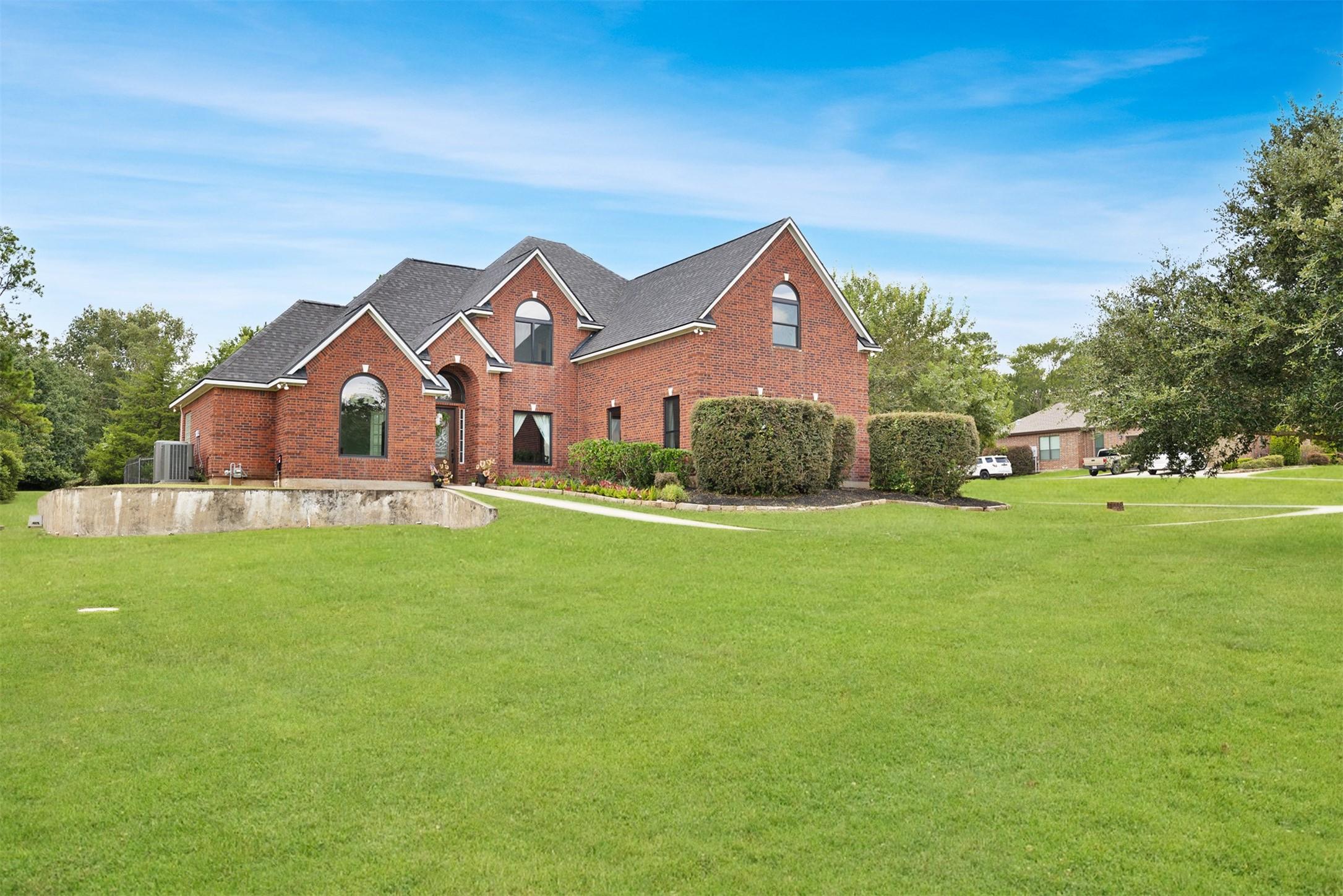 Image 1: 20019 Peel Road sits on a sprawling lot with tons