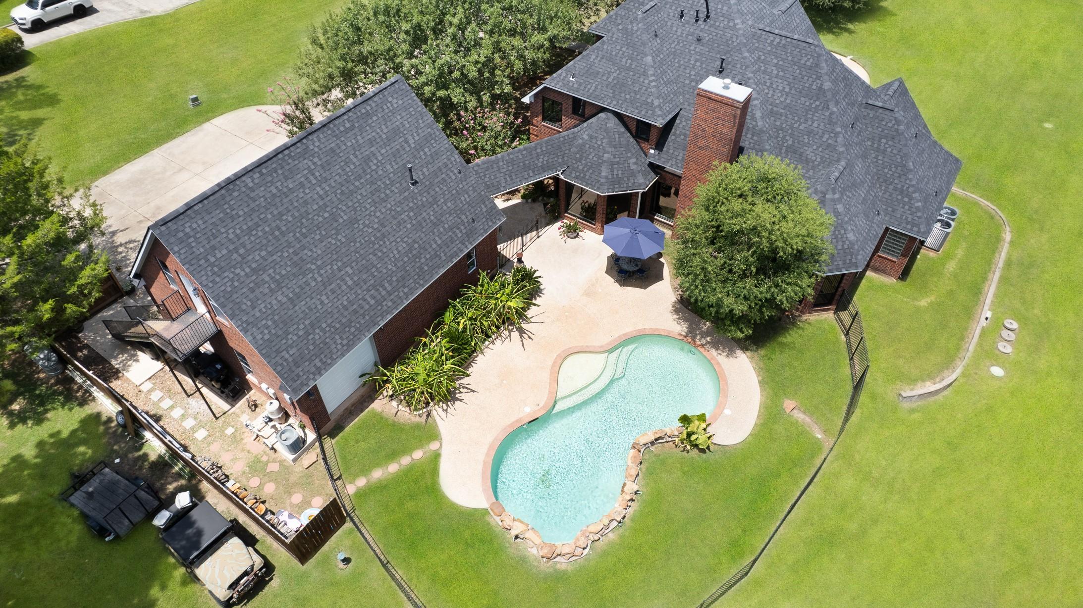 Image 3: What a wonderful private oasis!