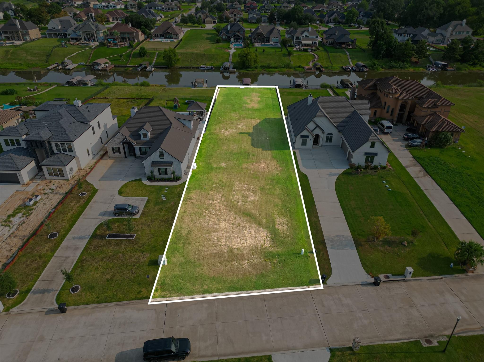 Image 4: Gated community