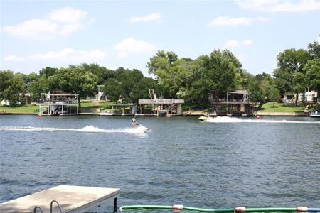 2710 Williams Lakeshore Drive