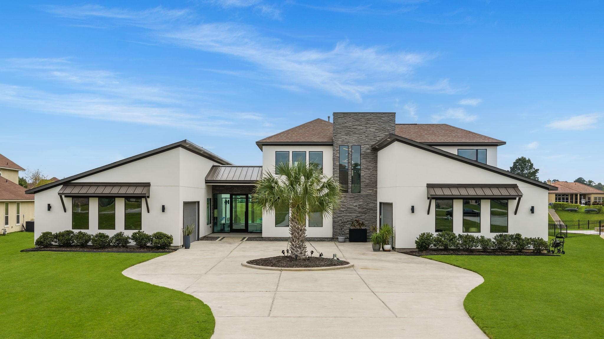Image 3: Welcome to 11600 Grand Pine Dr in Grand Harbor, a