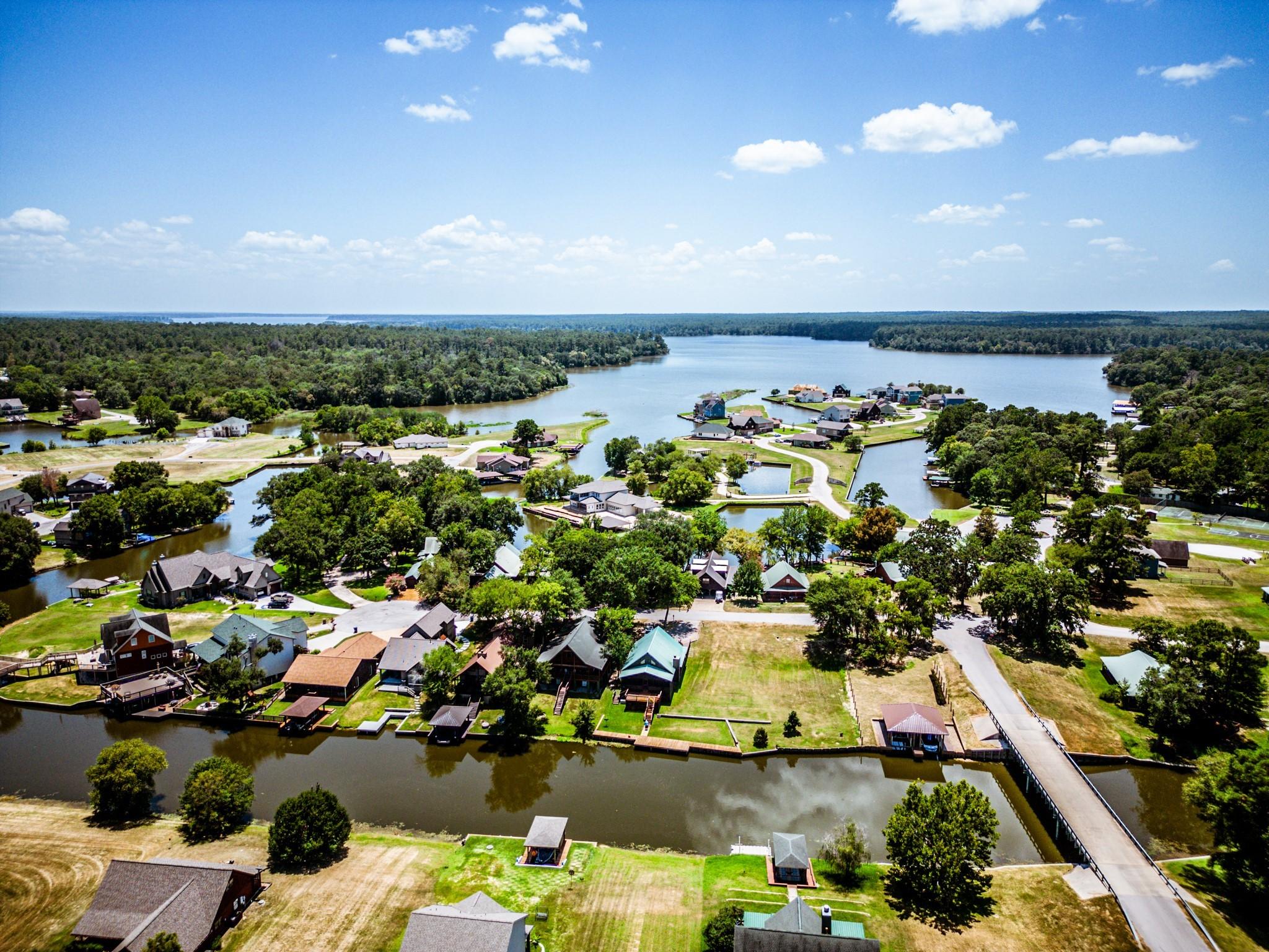 Image 1: GORGEOUS Wildwood Shores!