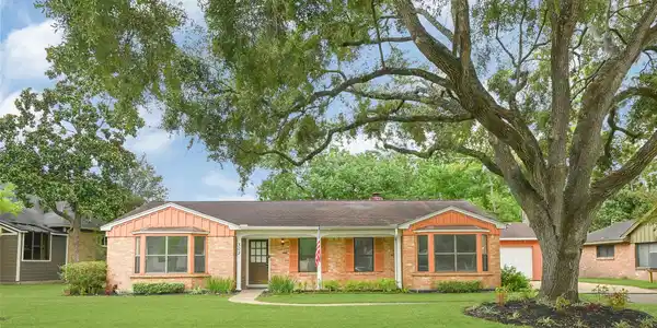 302 Bayou View Drive