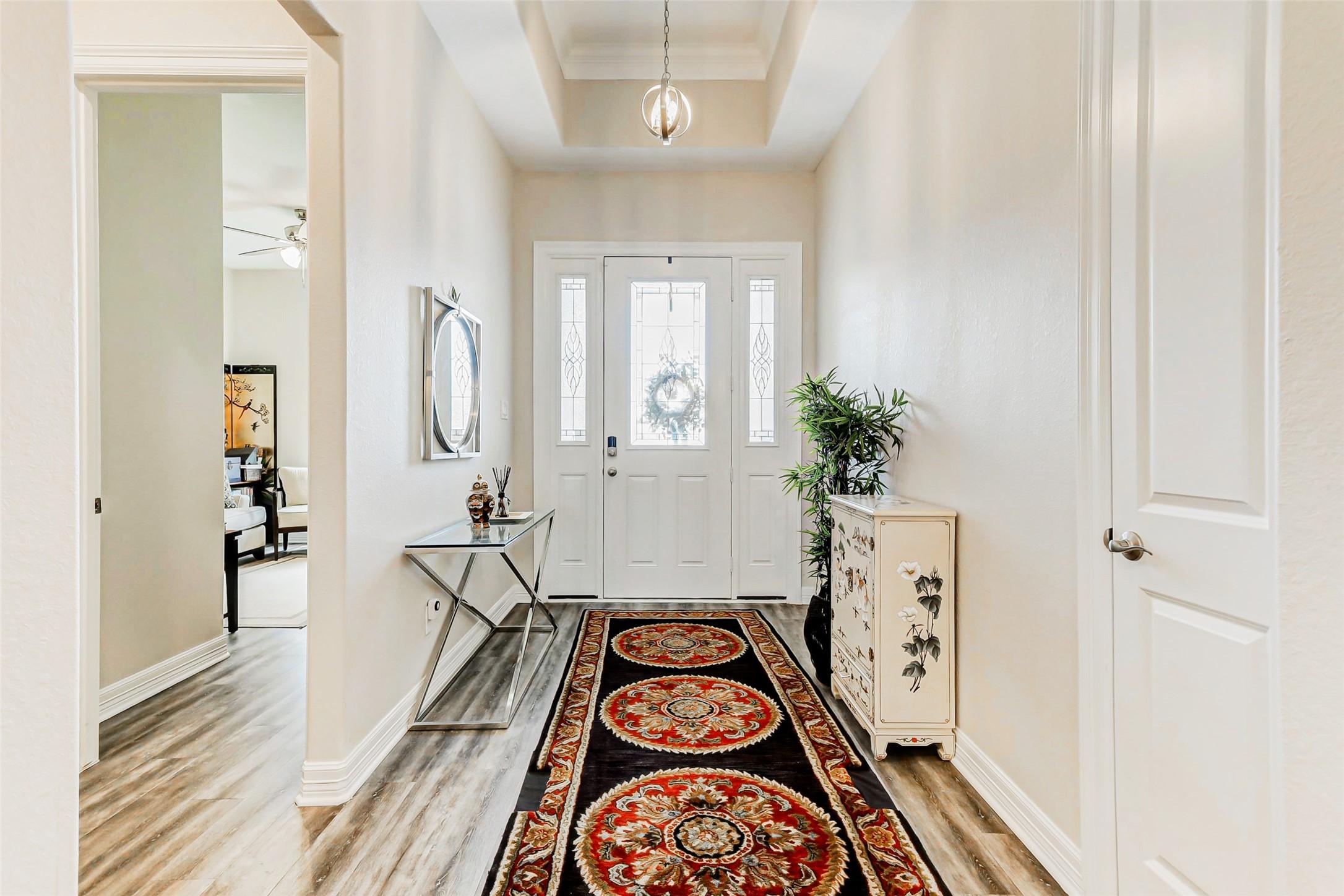 Image 4: Beautiful low maintenance luxury vinyl plank floor