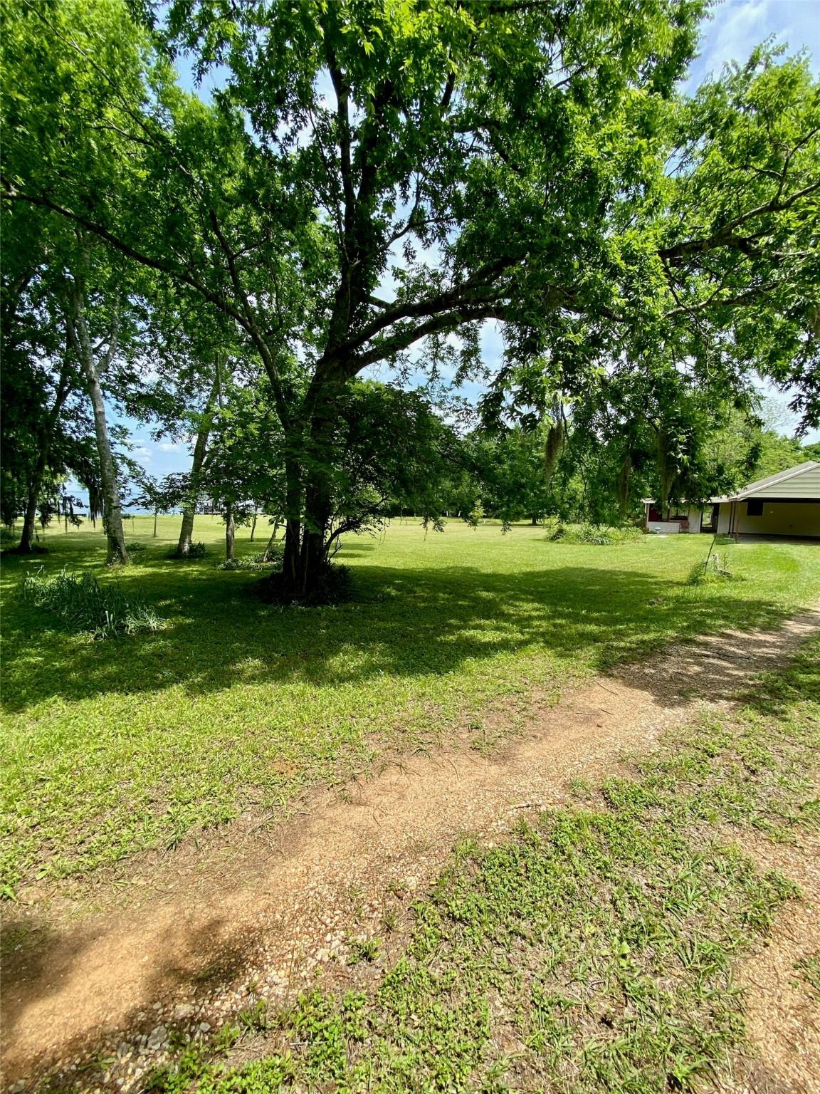 Image 2: entrance to property