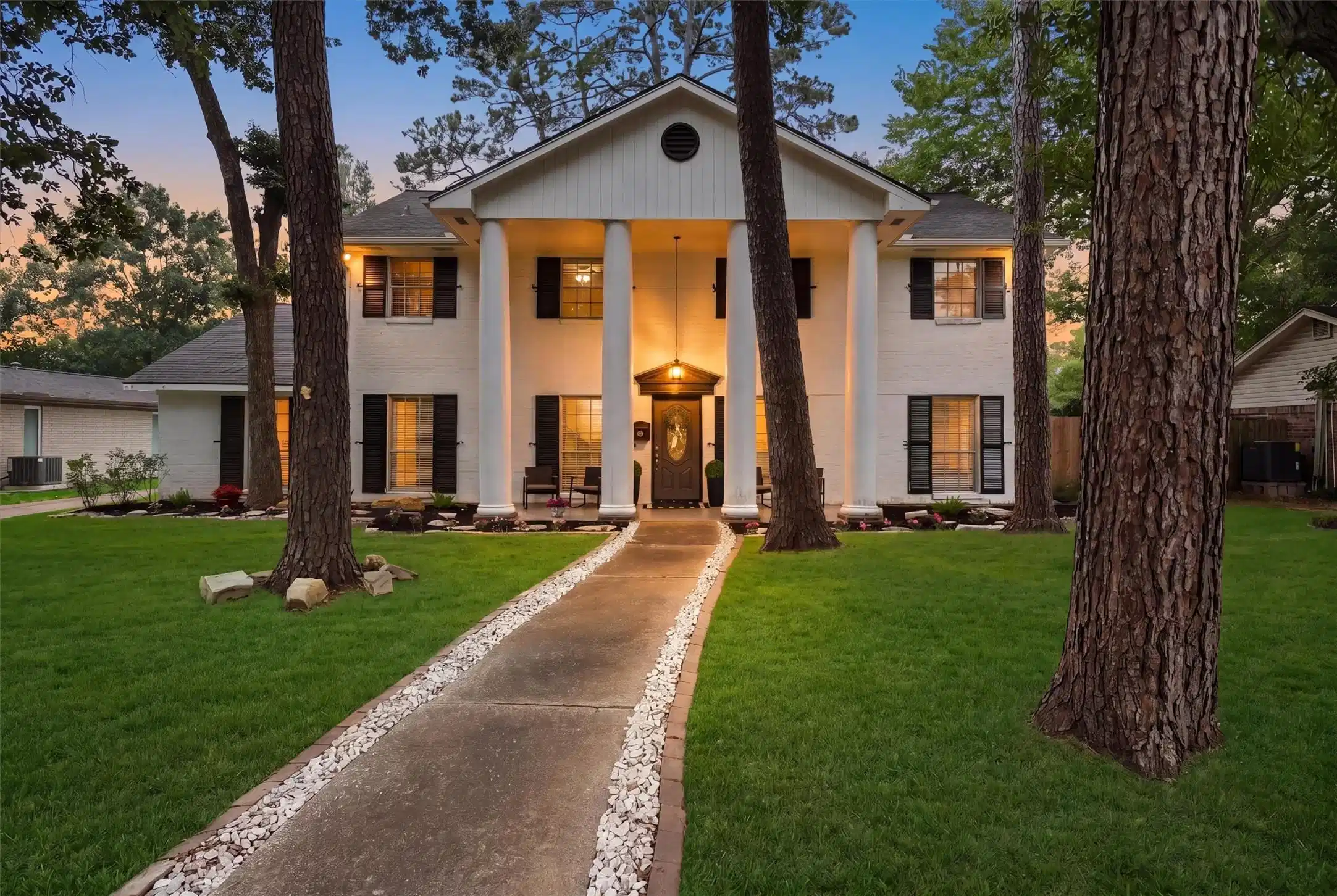 Image 1: Classic Southern architecture with stately columns