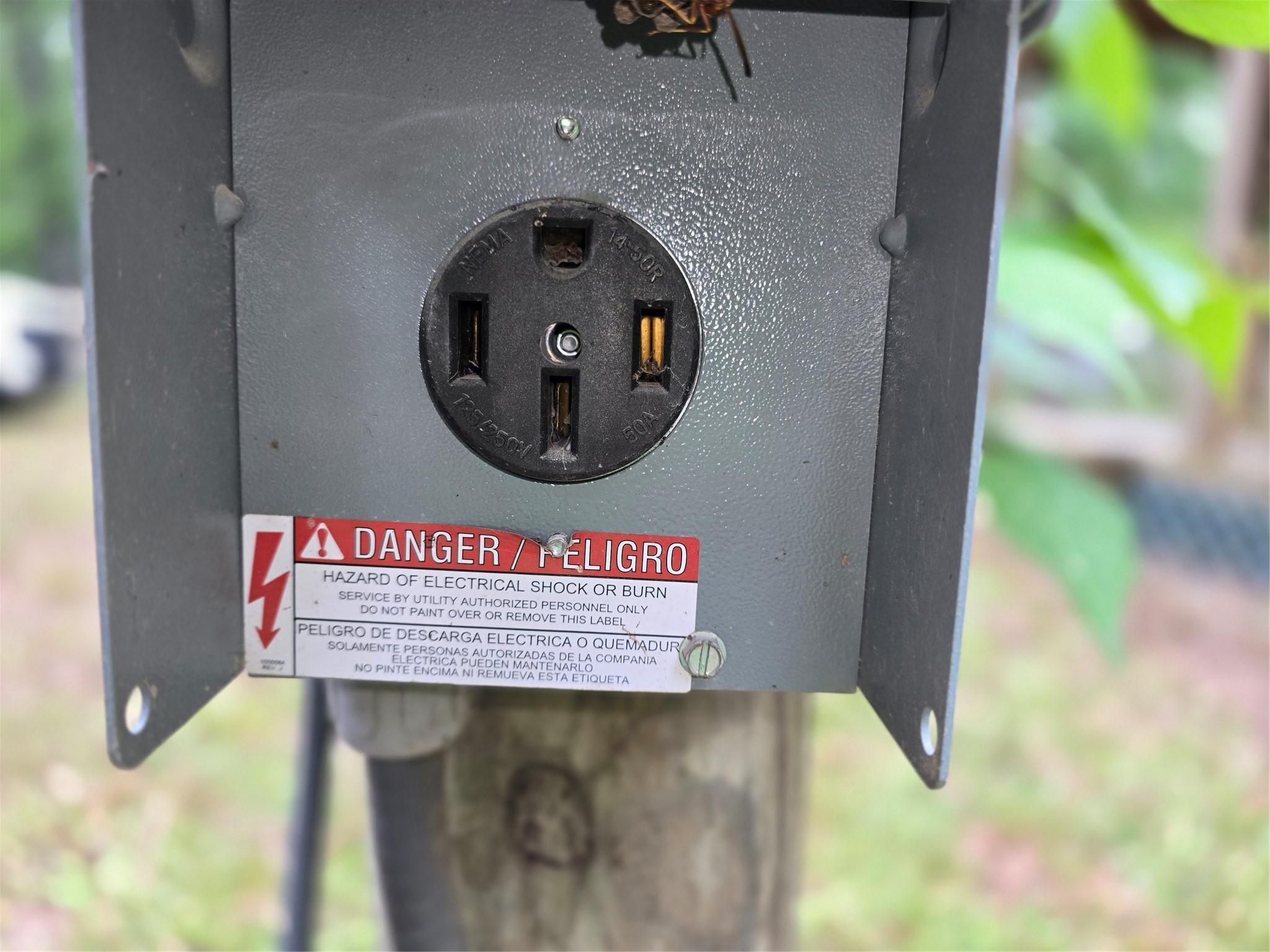 Image 4: 50 amp RV Plug located on elctrical pole