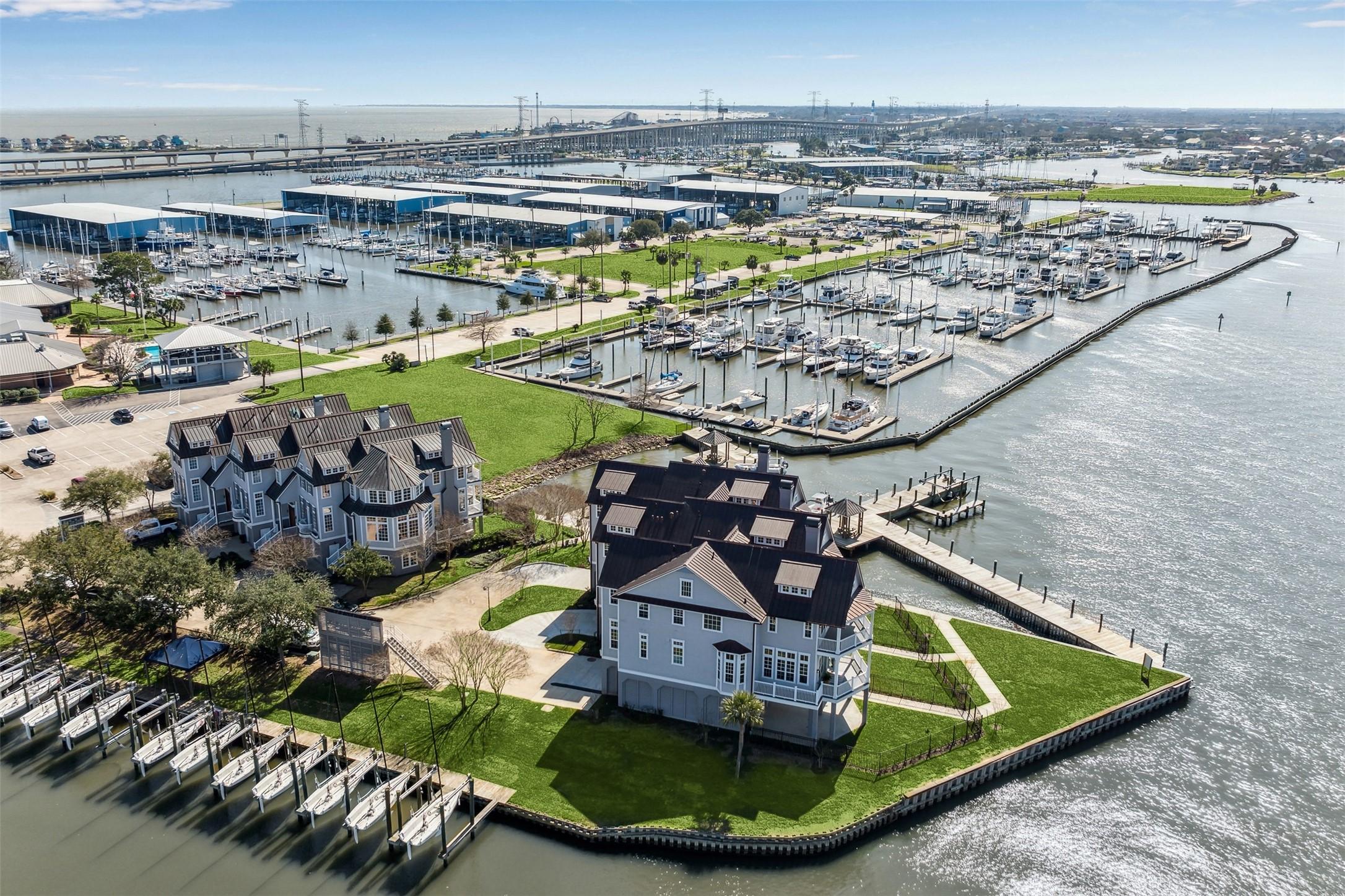 Image 1: View of Lakewood Pointe, private development of 6