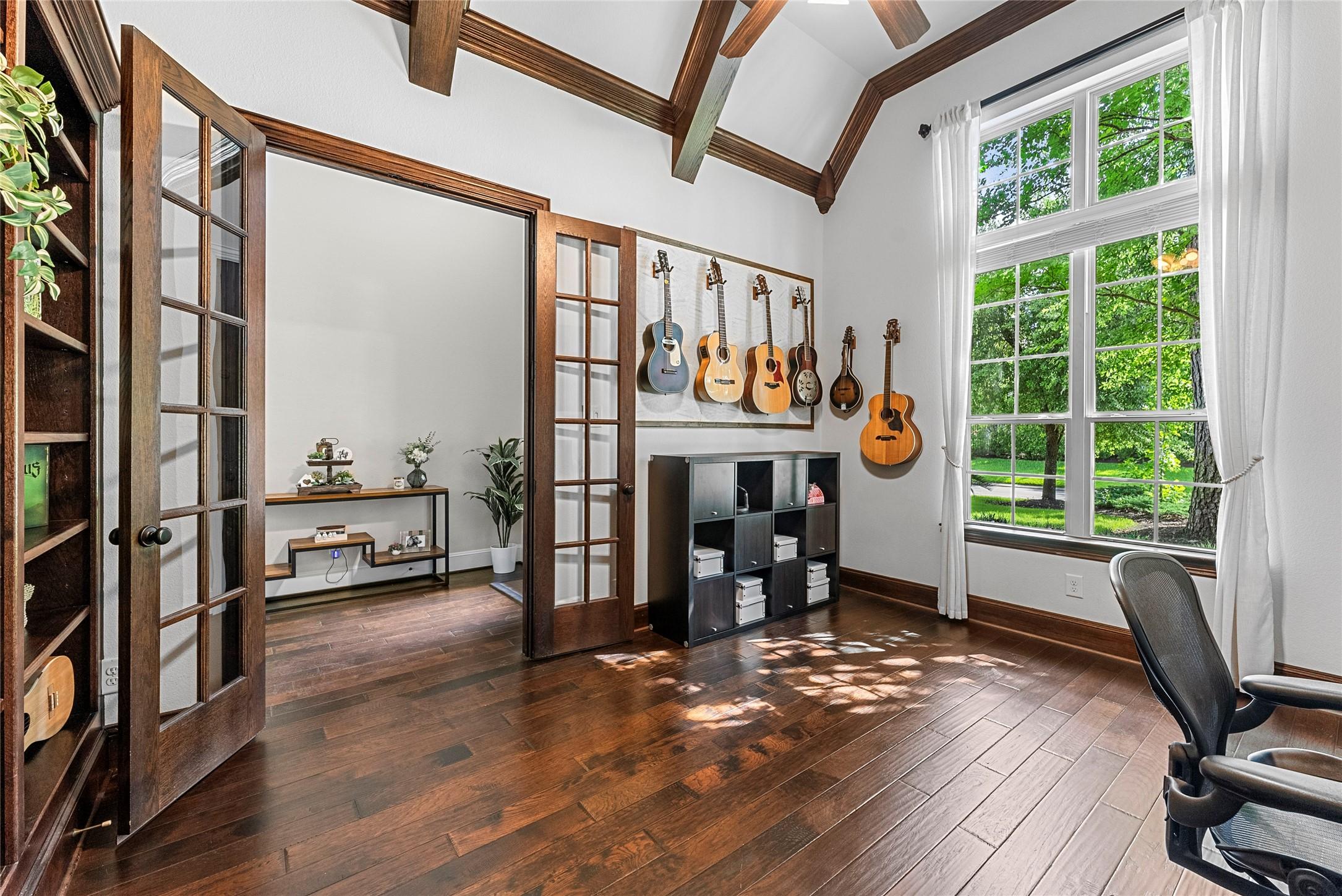 Image 4: The study is to the left as you walk in. Featuring