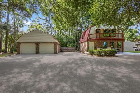 1049 Chain Road