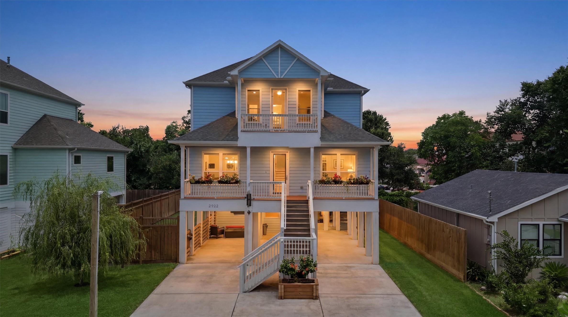 Image 3: You will love the coastal lifestyle!