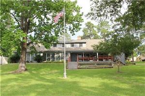 773 Lakeshore Drive