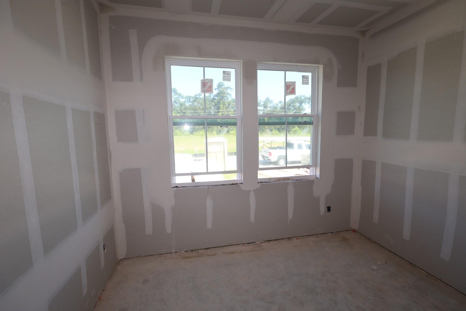 Image 4: Home office - still under construction!