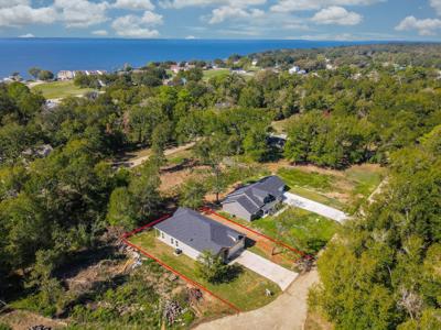 330 W Bending Oaks Lane NE