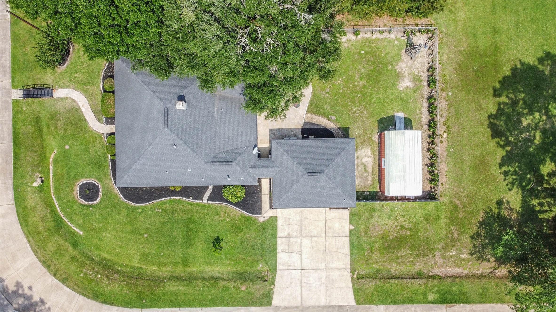 Image 2: Quiet street living with privacy that&rsquo;s hard to fi