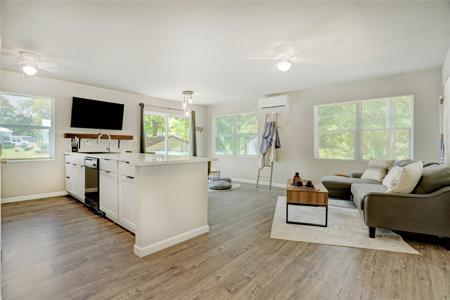 261 Commodore Drive