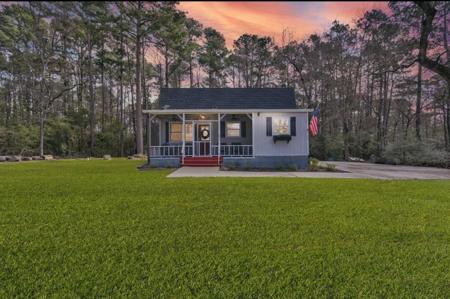 727 Shoreline Dr Drive
