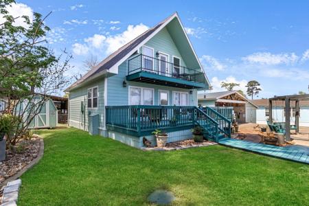 320 E Woodland Shores Drive