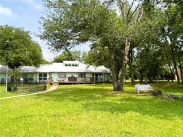 11453 Lakeshore Drive