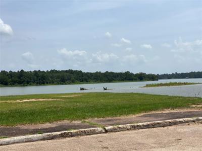 501 Bass Boat Village