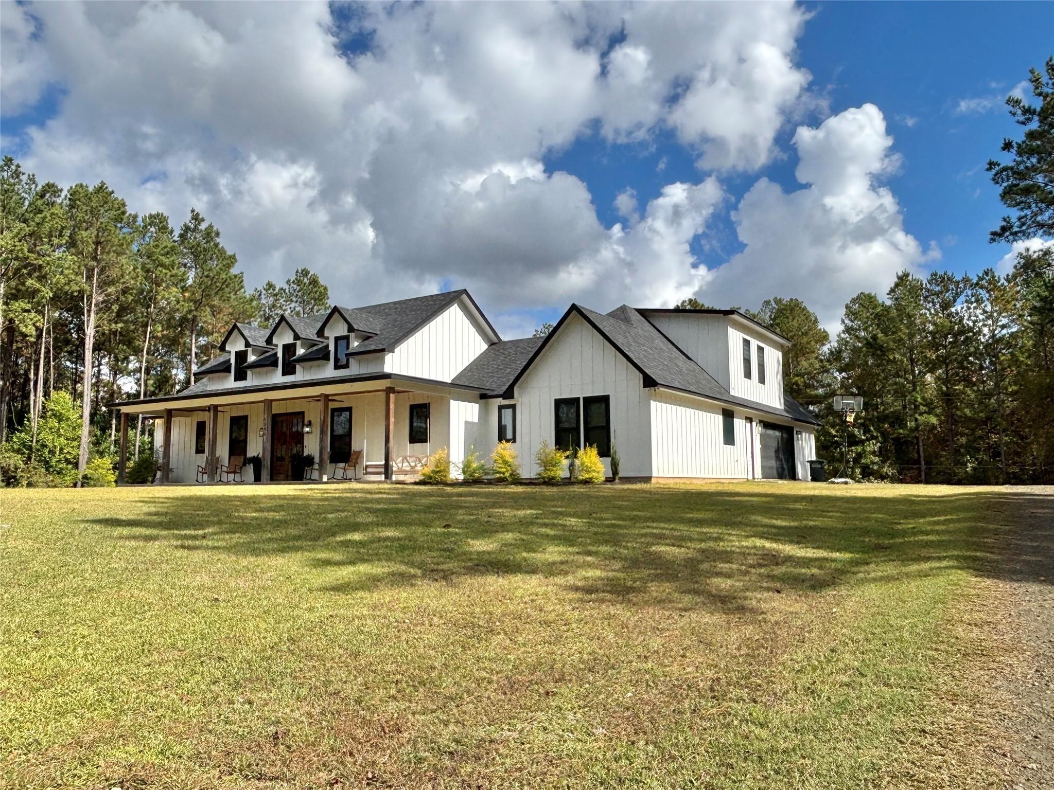 Image 3: Attached Garage